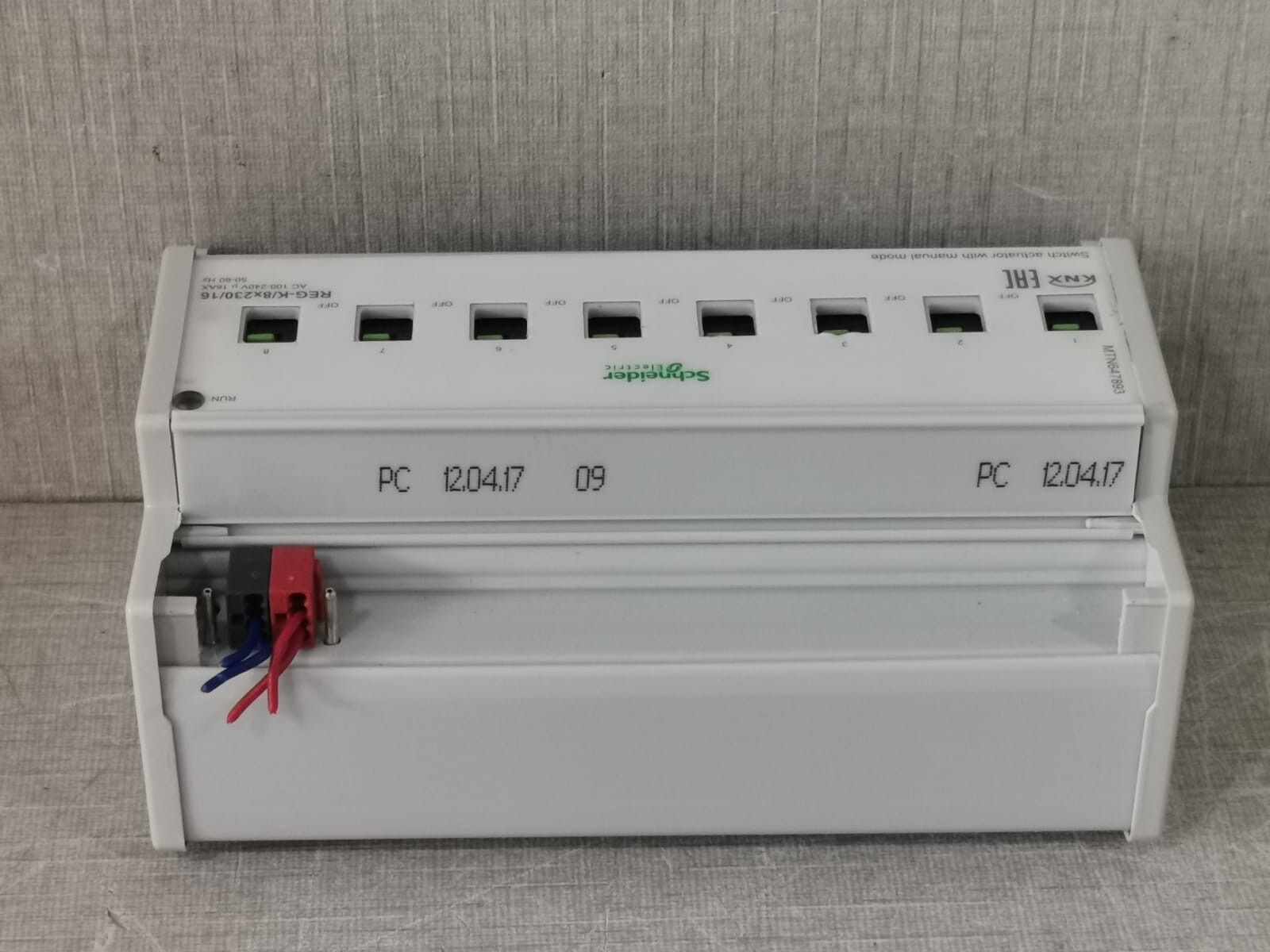 Schneider Electric MTN647893 Schneider Electric MTN647893 Switch Actuator REG-K/8x230/16 5