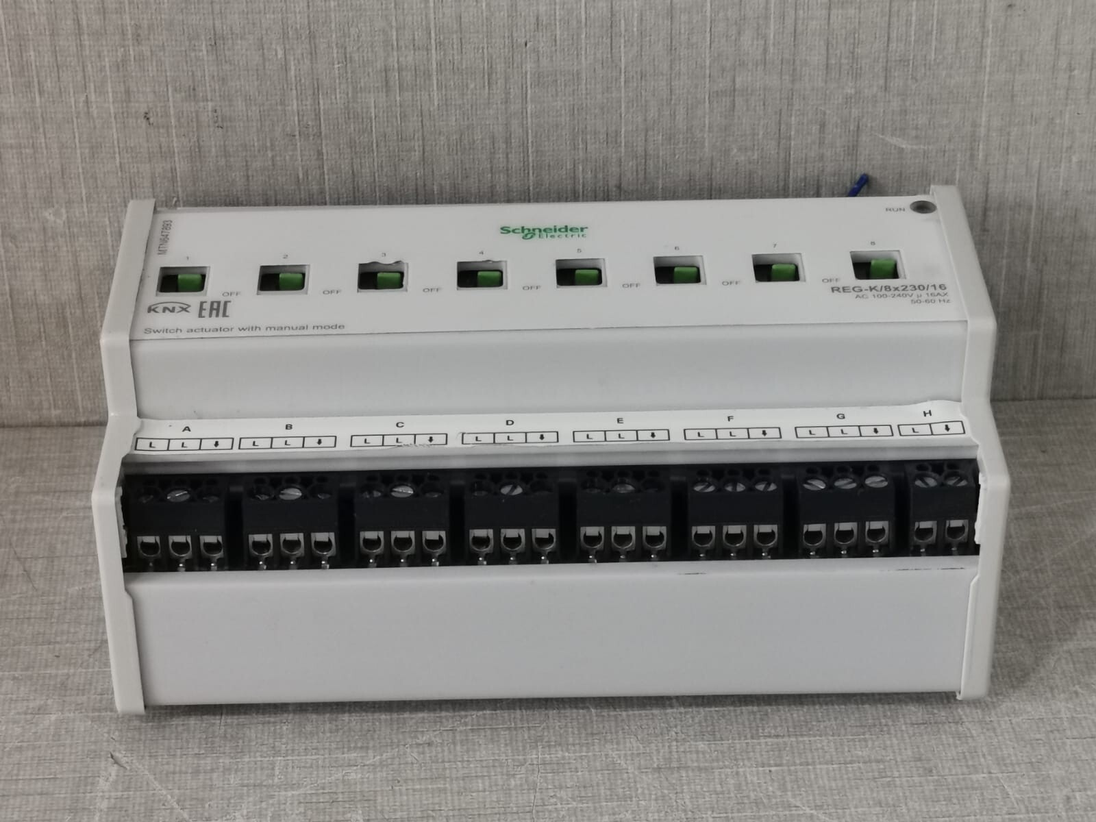Schneider Electric MTN647893 Schneider Electric MTN647893 Switch Actuator REG-K/8x230/16 6
