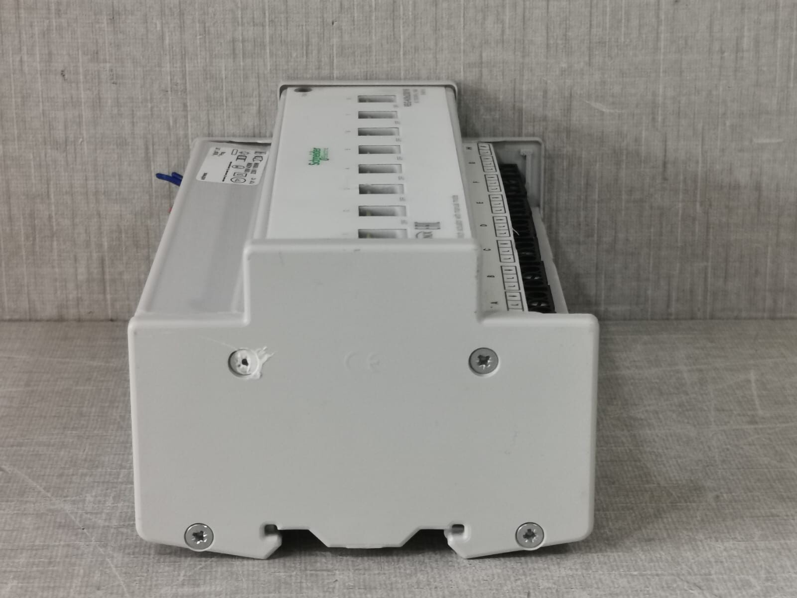 Schneider Electric MTN647893 Schneider Electric MTN647893 Switch Actuator REG-K/8x230/16 8
