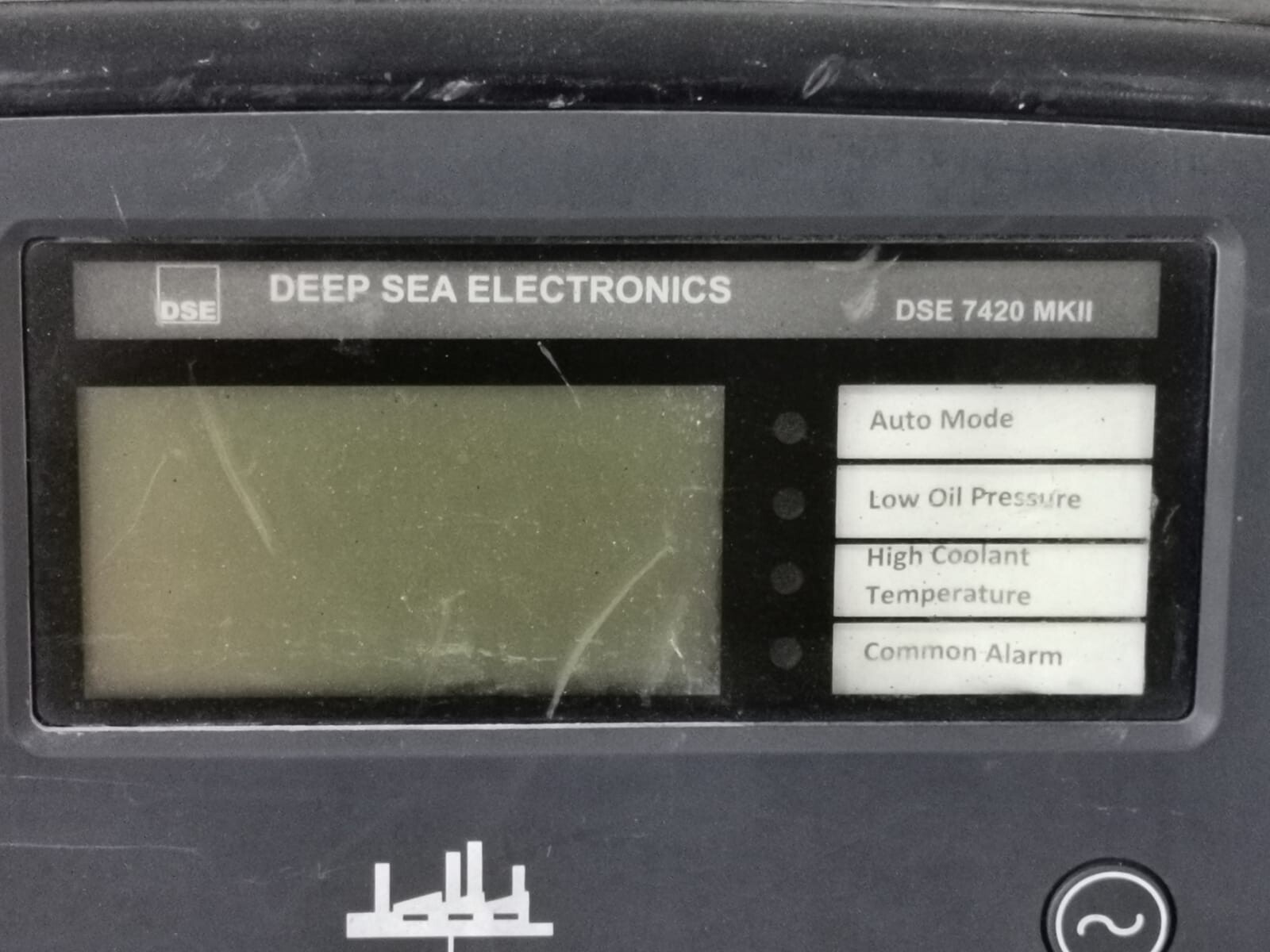 Deep Sea Electronics 7420 MKII AMF Deep Sea Electronics DSE 7420 MKII AMF Engine Generator Controller with Damaged 2