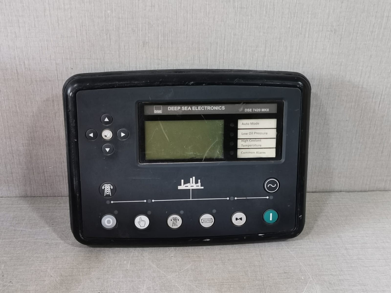 Deep Sea Electronics DSE 7420 MKII AMF Engine Generator Controller with Damaged