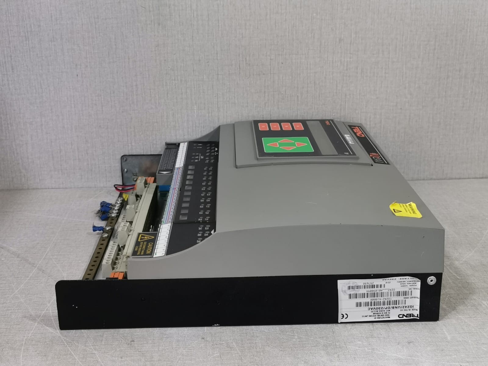 Trend IQ242/UNB/DP/230VAC TREND IQ241 / IQ242/UNB/DP/230VAC CONTROLLER 7