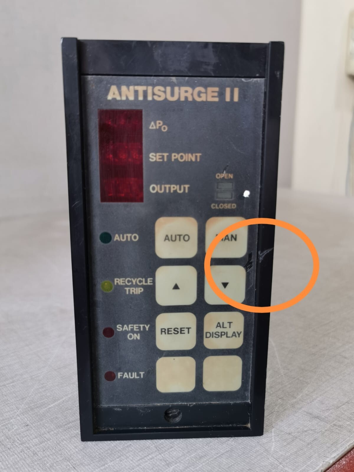COMPRESSOR CONTROLS CONTROLS COMPRESSOR CONTROLS ANTISURGE II - - UNIT ONLY 3