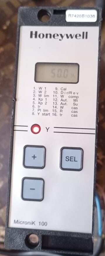 Honeywell R7420B1036 HONEYWELL MICRONIK 100 R7420B1036 TEMPERATURE CONTROLLER 5