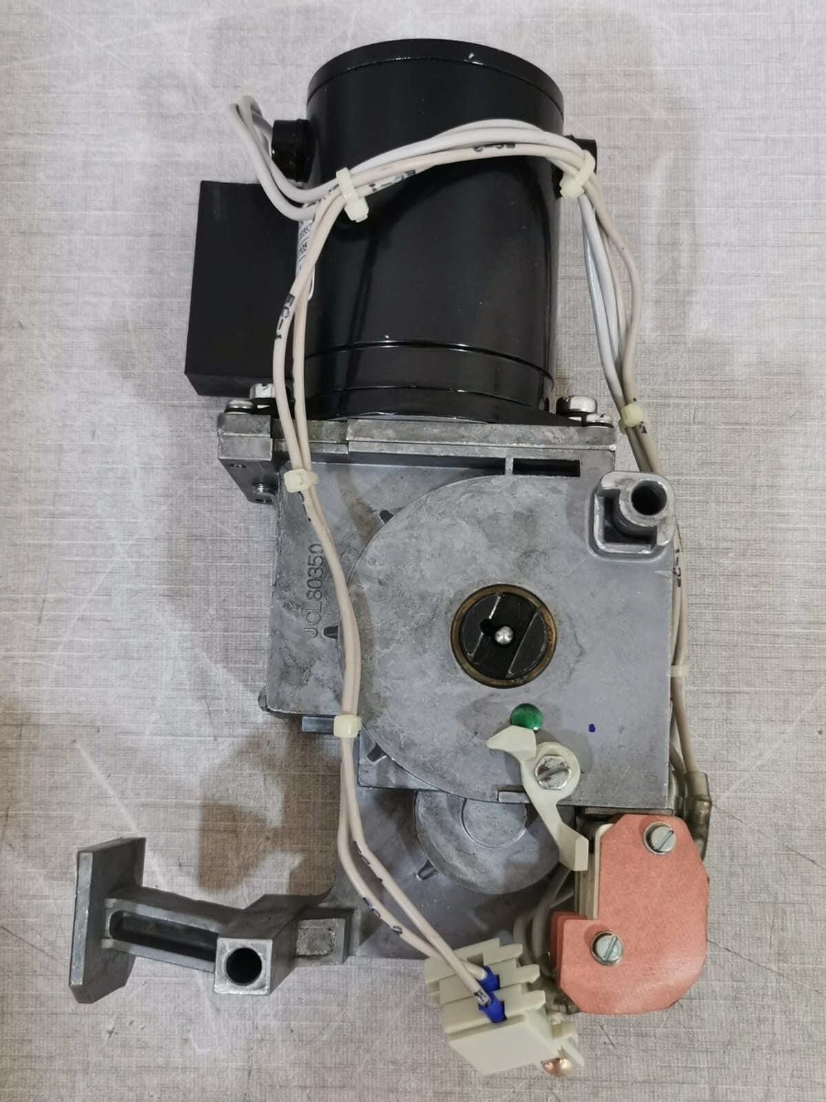 Moeller CL00353 Moeller IZM58-XM CL00353 Electrical Charging Device IZM58-XM230AC/250DC 5