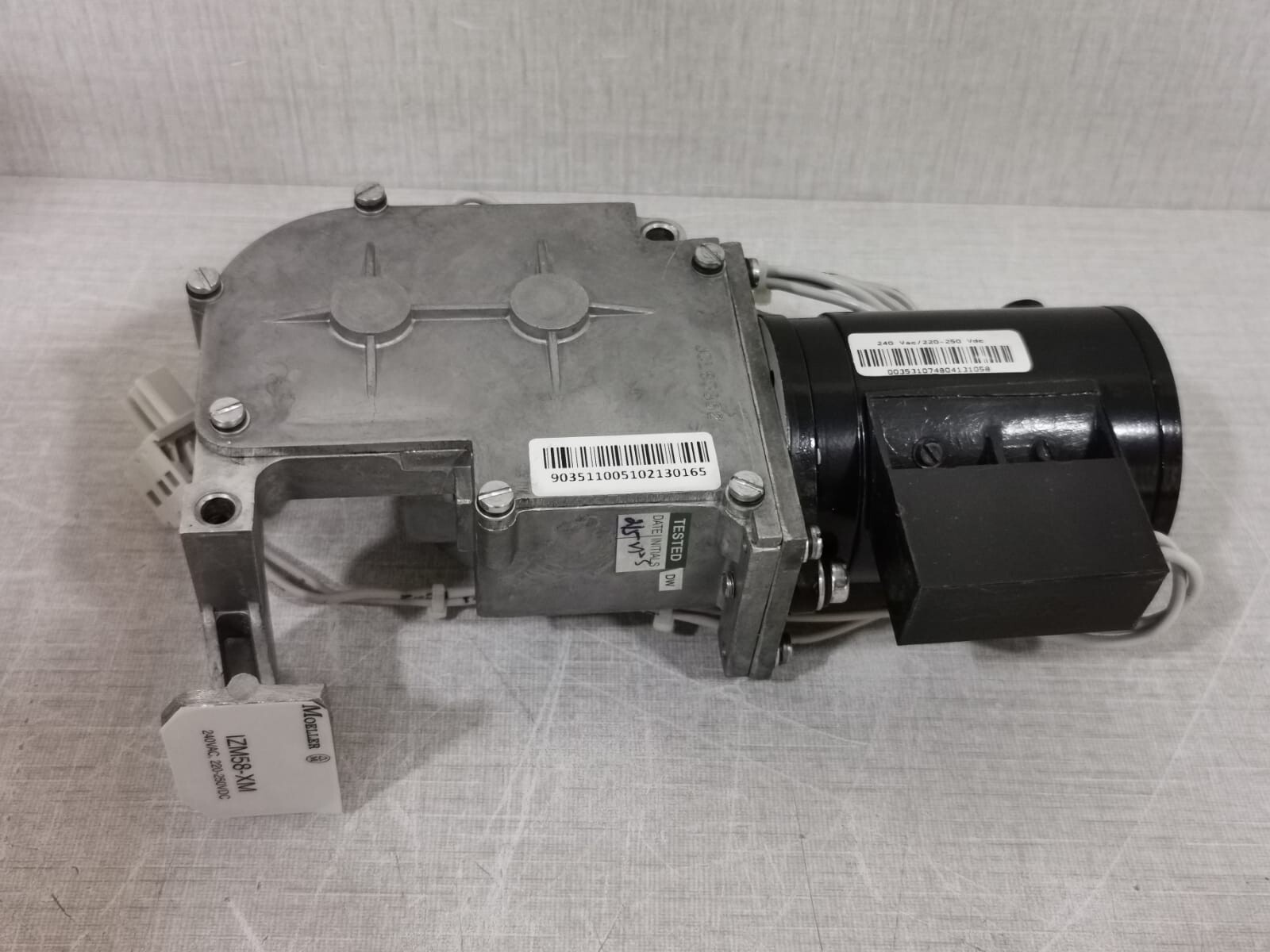 Moeller CL00353 Moeller IZM58-XM CL00353 Electrical Charging Device IZM58-XM230AC/250DC 7