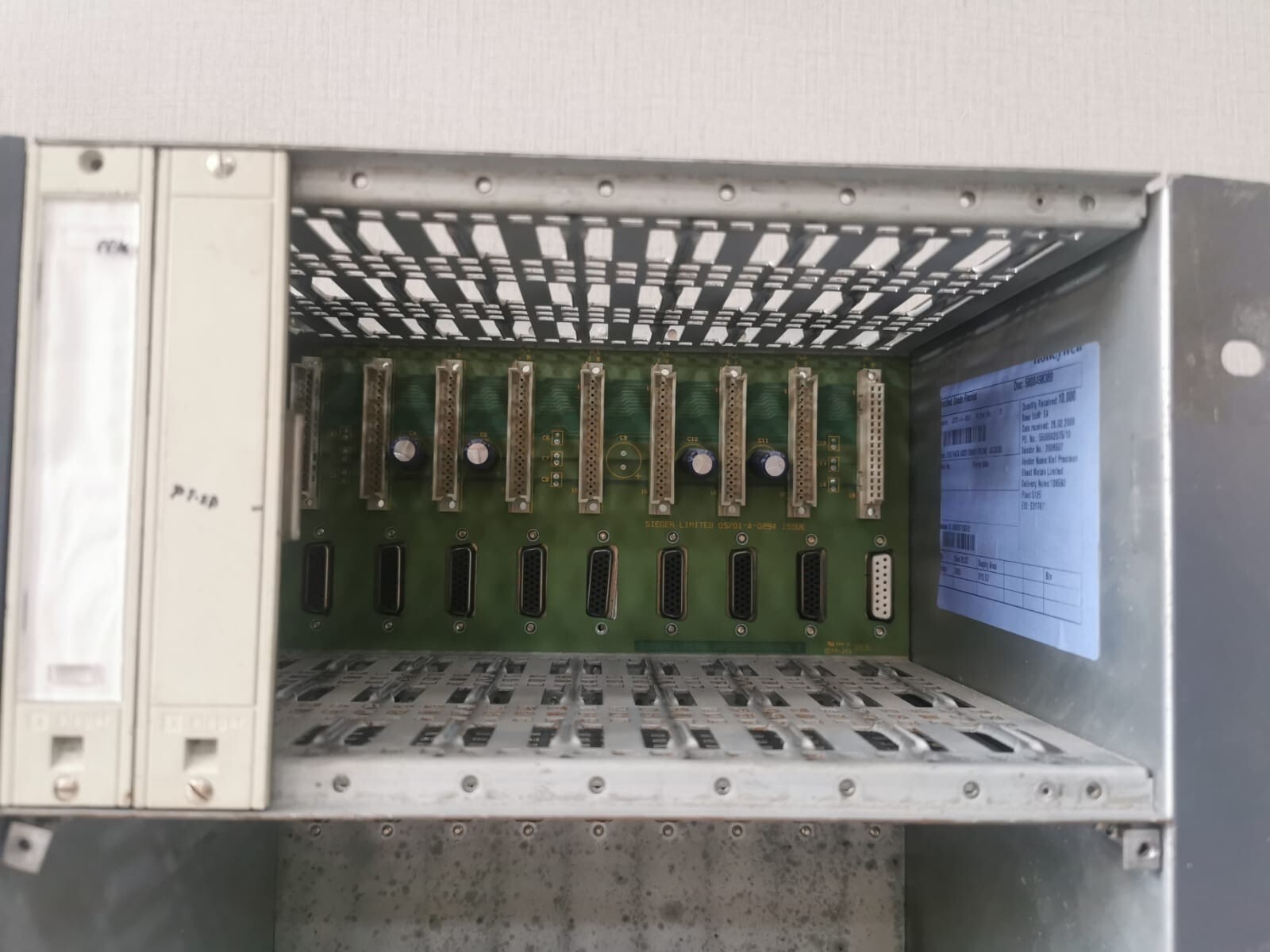 SIEGER 05701-A-0502 05701-A-0502 Iss. 7 SIEGER Rack Assembly 8 Way Front Access - RACK ONLY 3