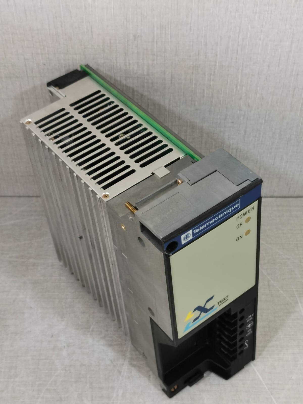 Telemecanique TSXSUP61 TELEMECANIQUE TSX7 POWER SUPPLY TSXSUP61 6