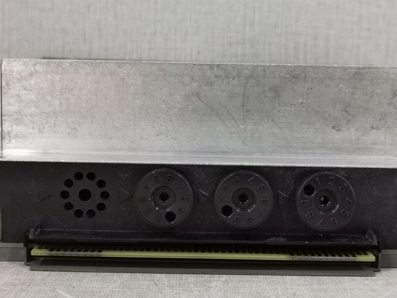 Telemecanique TSXSUP61 TELEMECANIQUE TSX7 POWER SUPPLY TSXSUP61 10
