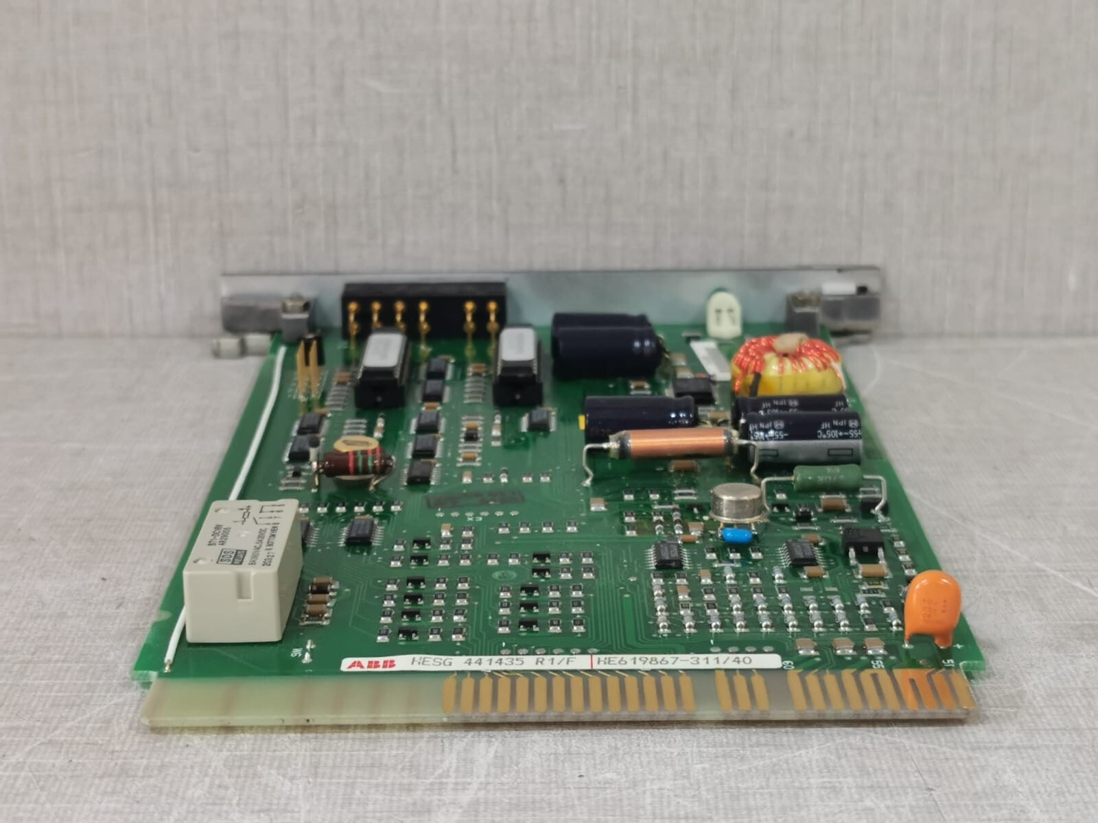 ABB HESG 441435 R1/F /HE619867-311/40 ABB HESG 441435 R1/F /HE619867-311/40 UV91A MODULE 6