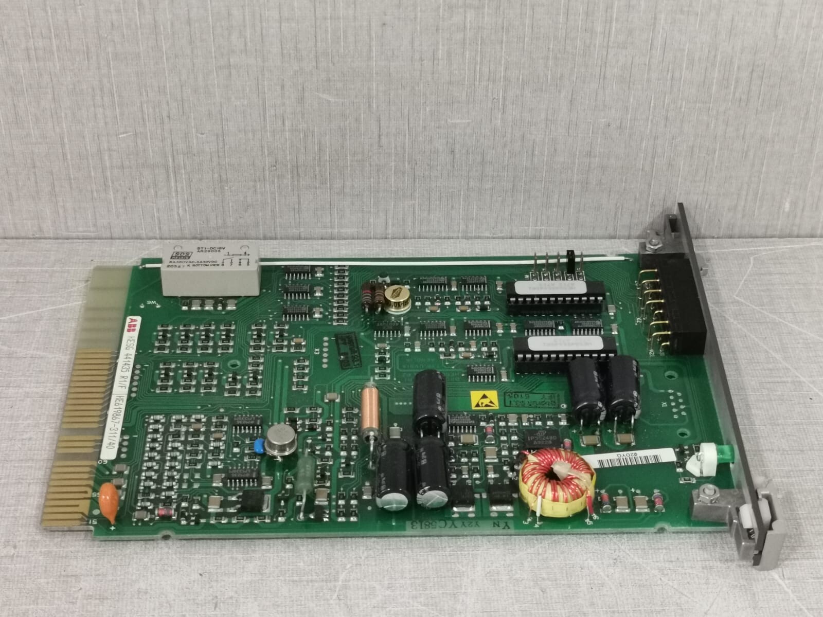ABB HESG 441435 R1/F /HE619867-311/40 ABB HESG 441435 R1/F /HE619867-311/40 UV91A MODULE 7