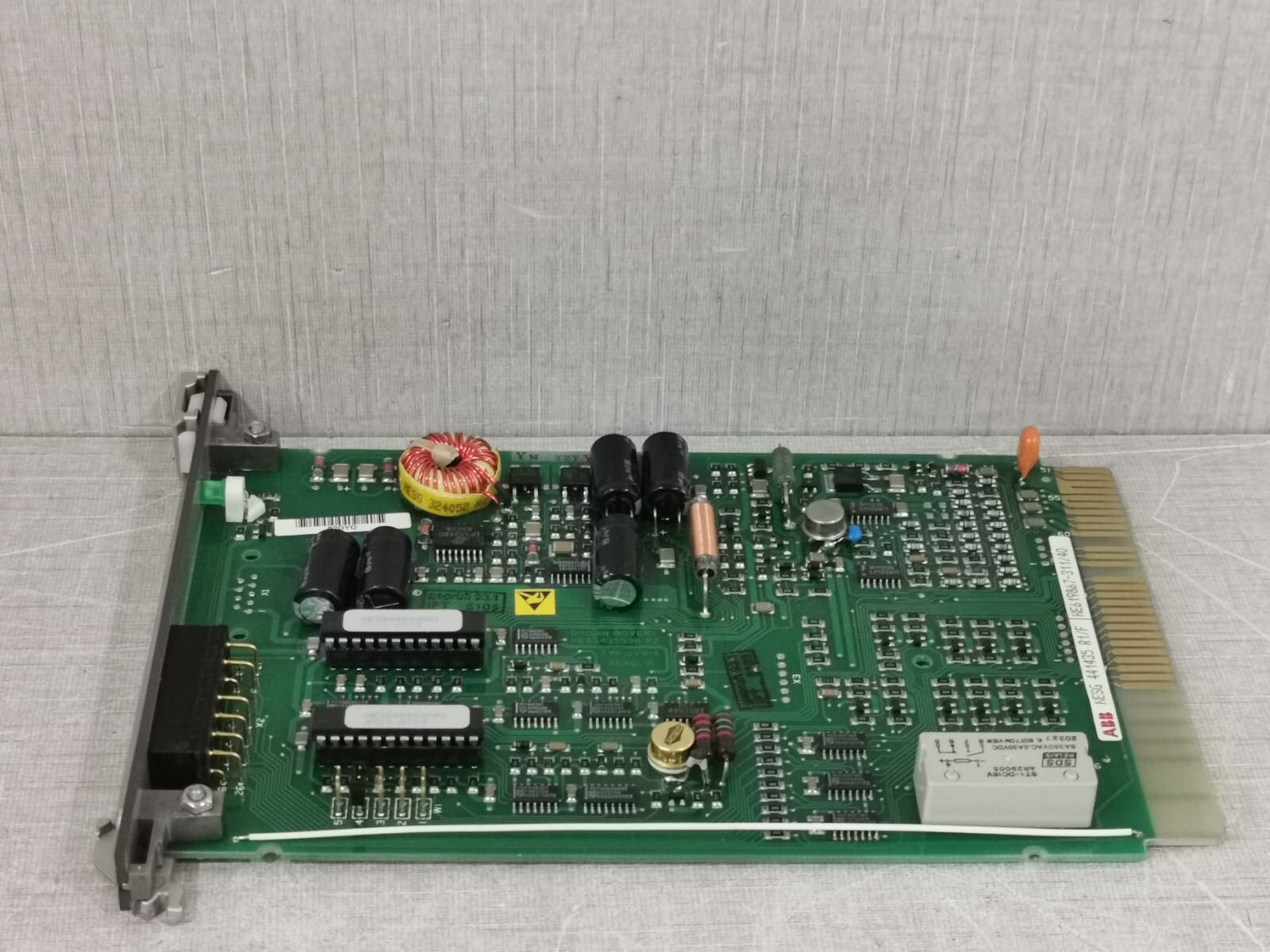 ABB HESG 441435 R1/F /HE619867-311/40 ABB HESG 441435 R1/F /HE619867-311/40 UV91A MODULE 8