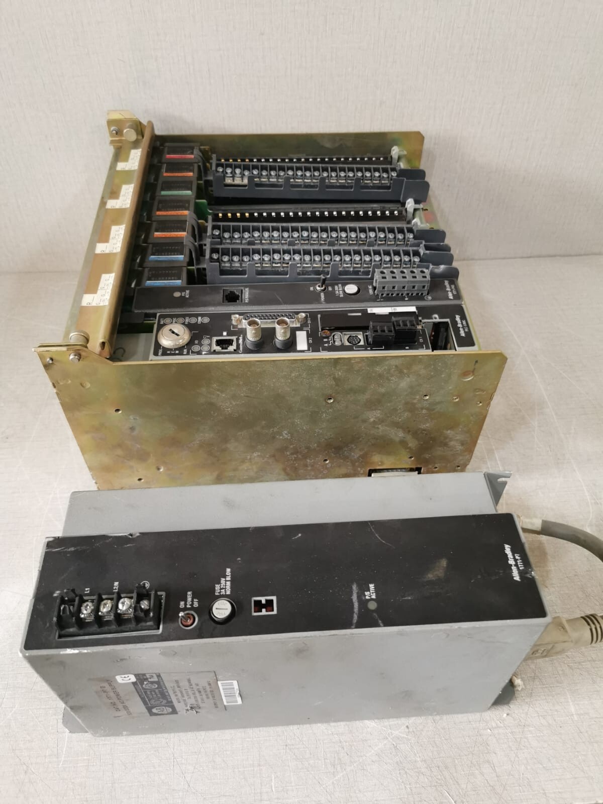 Allen-Bradley 96815108 A01 Allen Bradley 1771-A2B B 8-Slot I/O Chassis WITH 1771-P7 D Power Supply 6