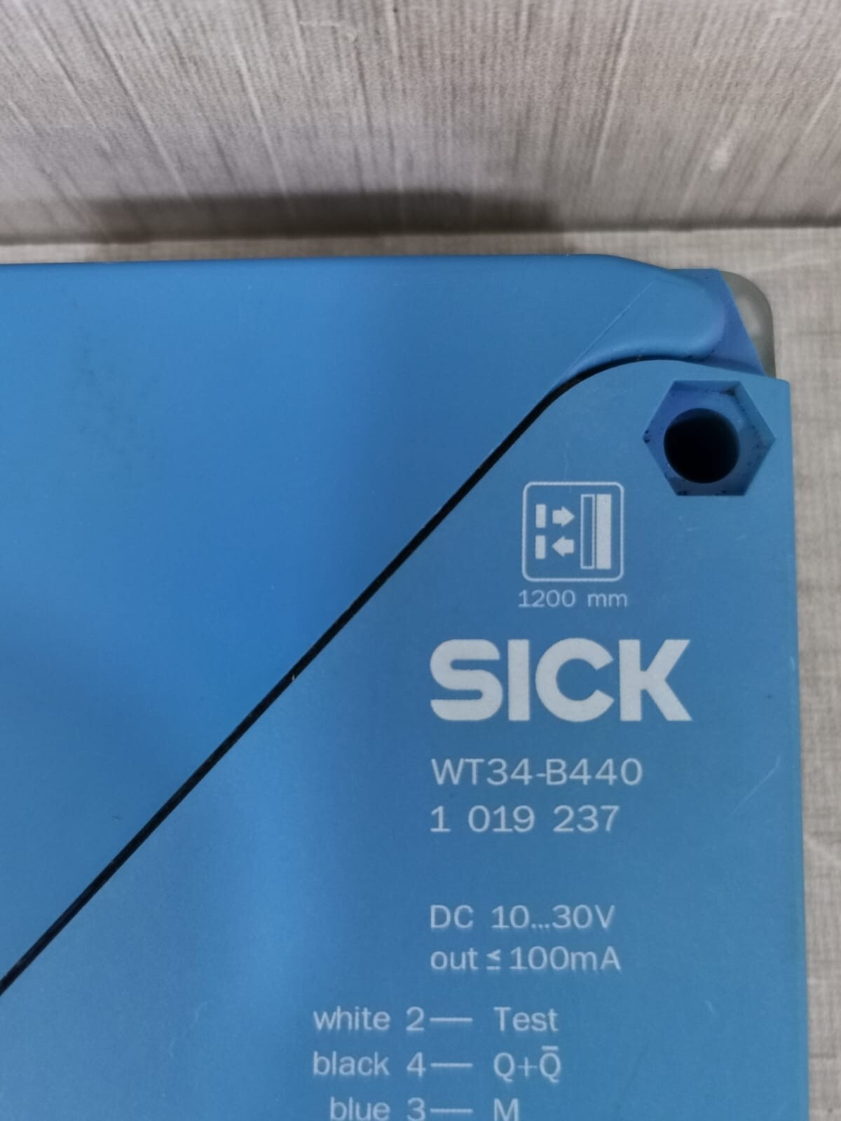 SICK WT34-B440 SICK WT34-B440 PHOTOELECTRIC SENSOR 2
