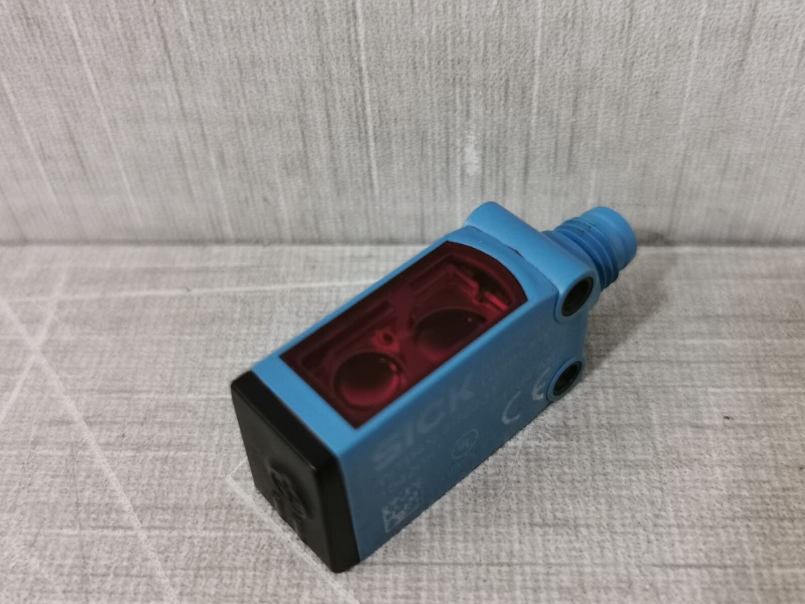 SICK WTB4S-3P2231 SICK WTB4S-3P2231 PHOTOELECTRIC PROXIMITY SENSOR 2