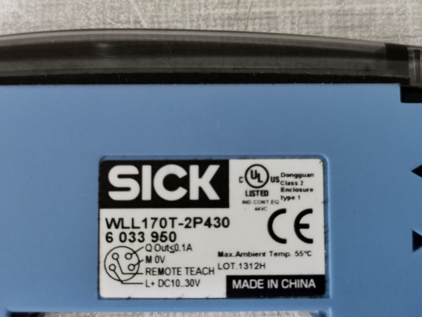 SICK WLL170T-2P430 SICK WLL170T-2P430 FIBER OPTIC SENSOR 2