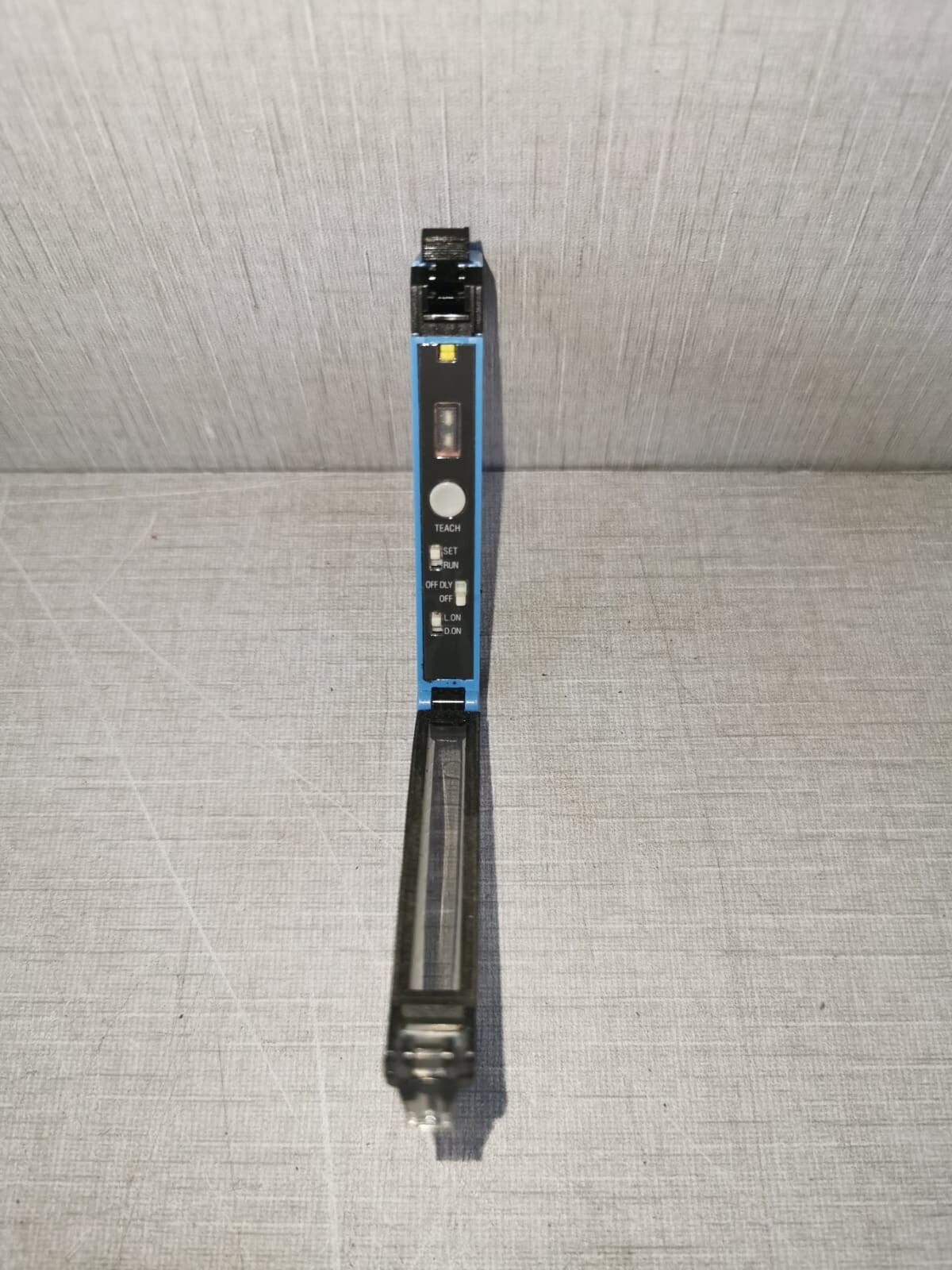 SICK WLL170T-2P430 SICK WLL170T-2P430 FIBER OPTIC SENSOR 8
