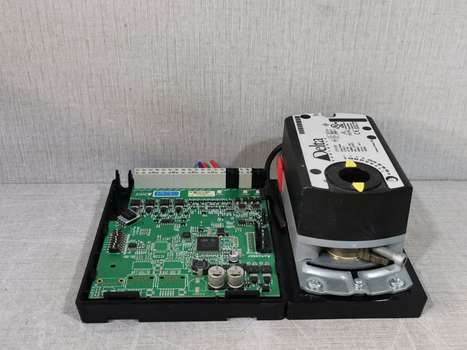 DELTA CONTROLS EZV-440 DELTA CONTROLS EZV-440-AMP ENTELIZONE PROGRAMMABLE VAV CONTROLLER- MISSING PART 5