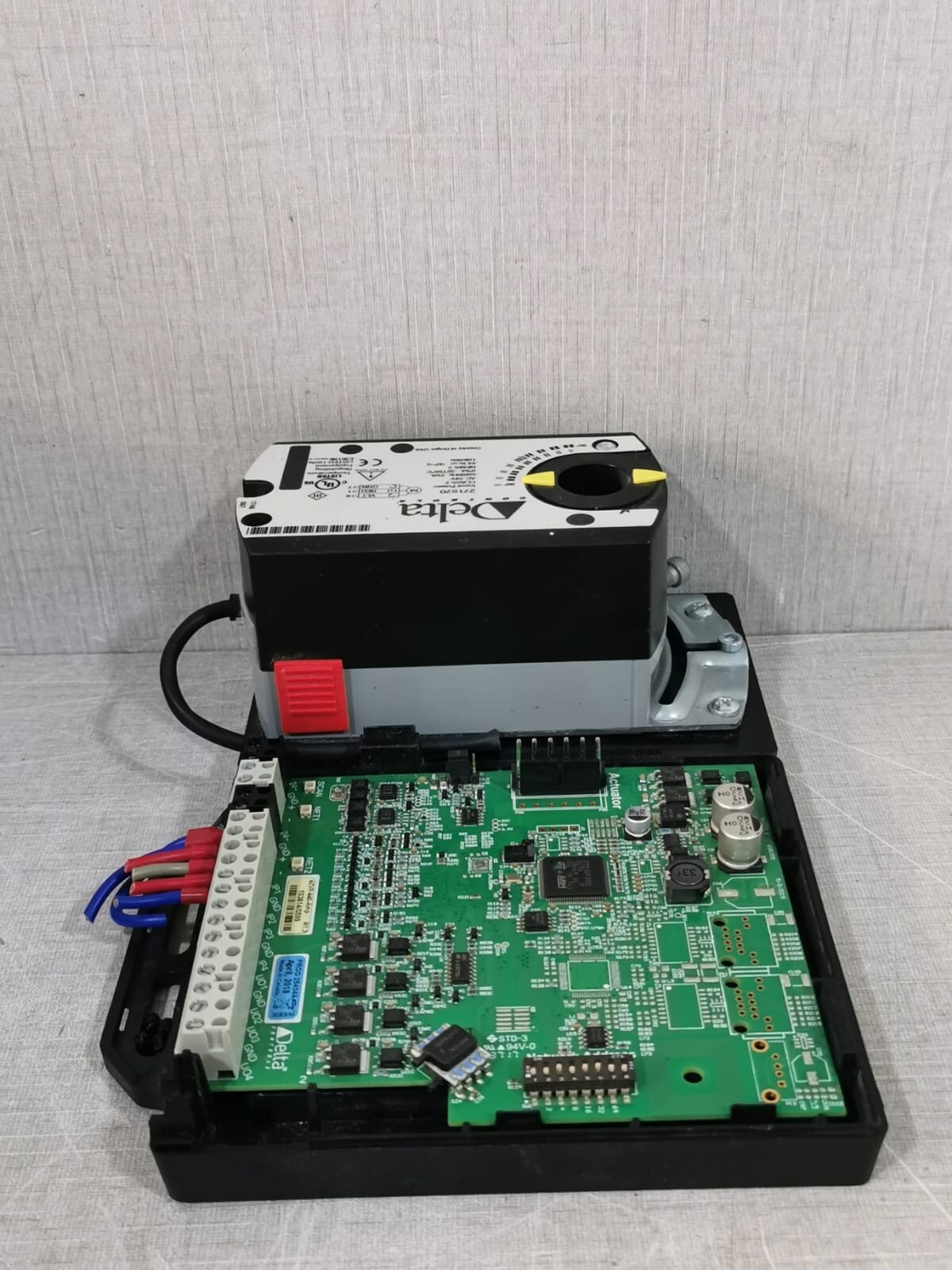 DELTA CONTROLS EZV-440 DELTA CONTROLS EZV-440-AMP ENTELIZONE PROGRAMMABLE VAV CONTROLLER- MISSING PART 8