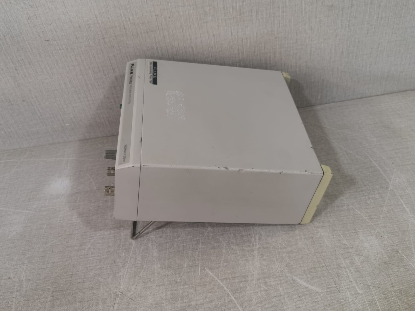 Fluke PM6662 FLUKE/PHILIPS PM6662 FREQUENCY COUNTER 160MHz / 1.3GHz 8