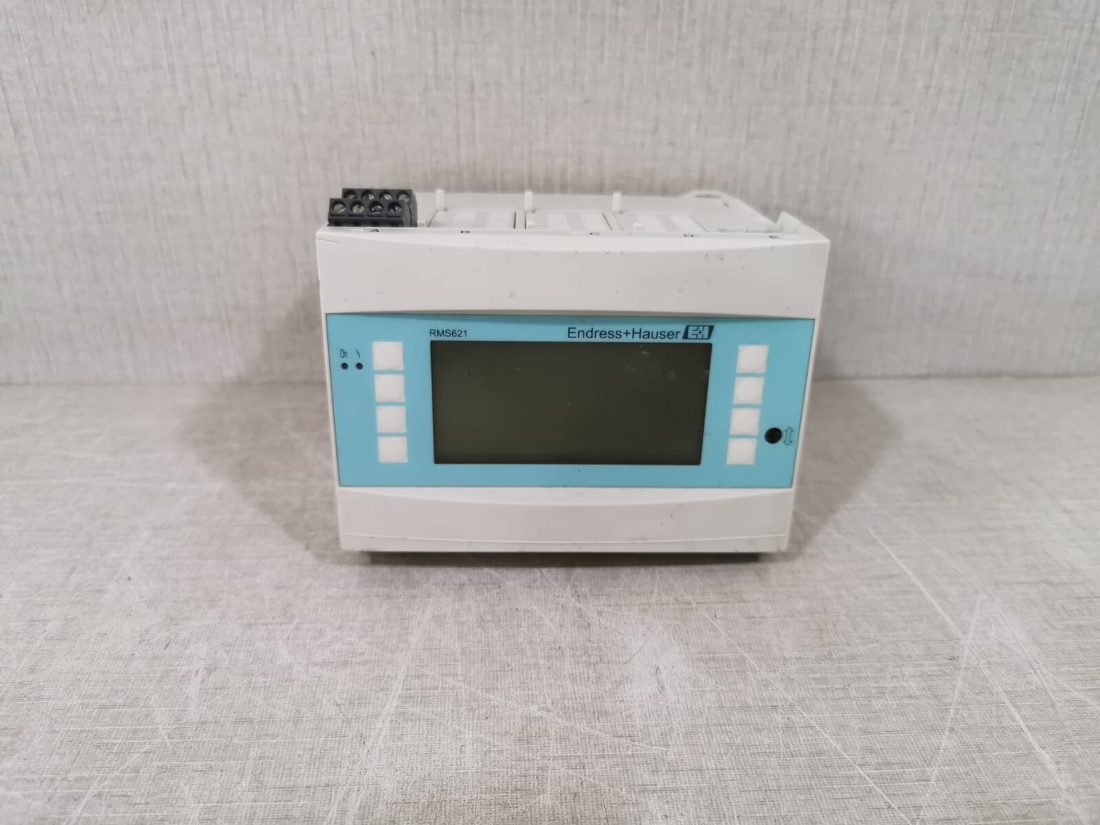 RMS621 Endress+Hauser RMS621-21AAA1251 with Spot & Scratch on the Screen