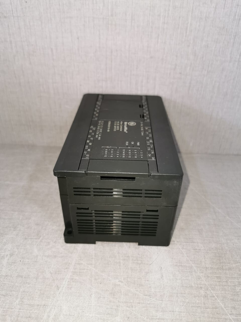 GE Fanuc IC200UDD110-DK GE Fanuc IC200UDD110-DK VersaMax Micro Controller 16 Inputs 12 Outputs 24VDC, 1A 7