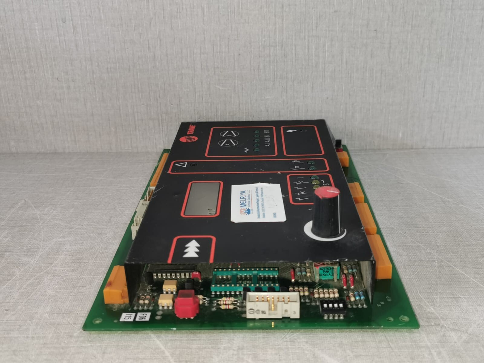 Trane P100811F TRANE X.1374.0101-01 HEAT PUMP CONTROL P100811F-BROKEN SCREEN 8