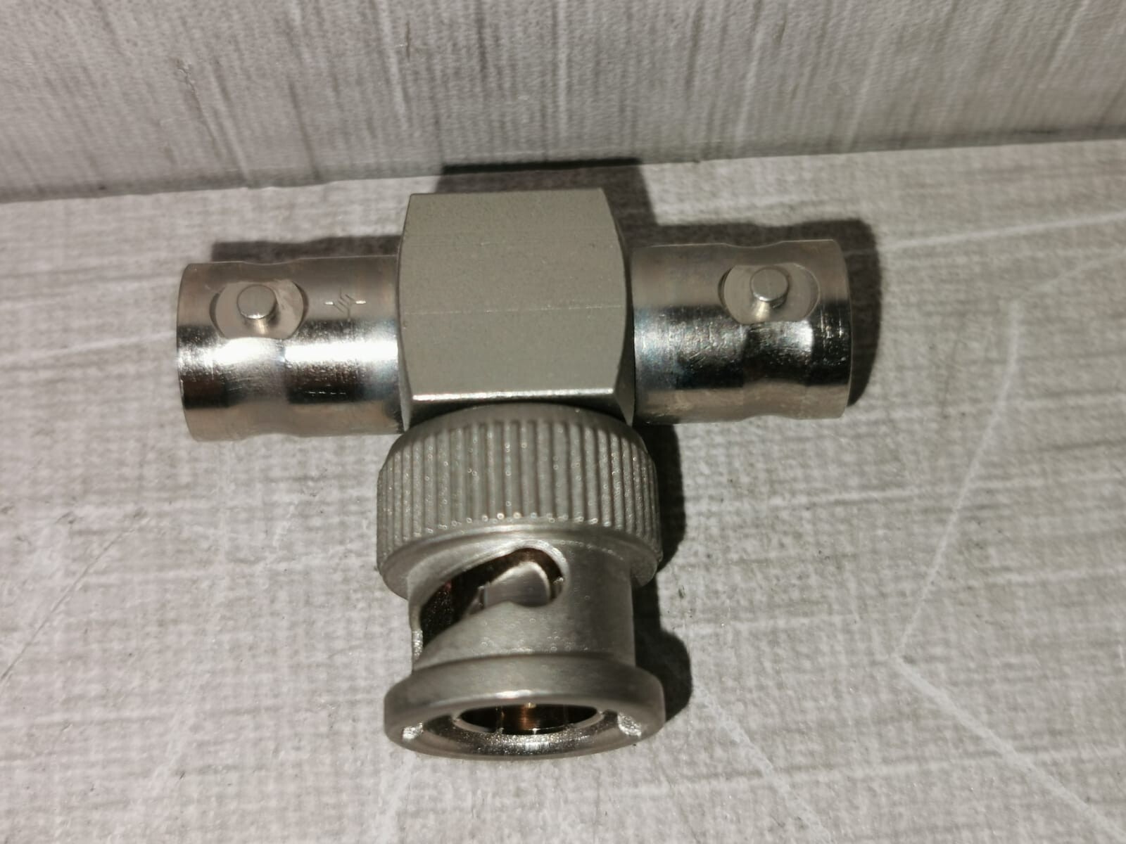 Multicomp MP-13-39-2 MULTICOMP PRO MP-13-39-2 RF/Coaxial Adapter,BNC Plug,BNC Jack,Tee Adapter 2