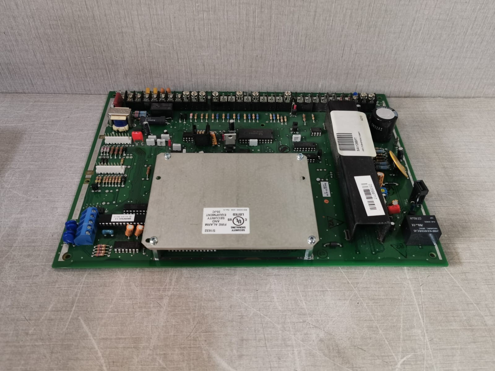 Honeywell VISTA-128BPT Honeywell VISTA-128BPT / SAV128BPT Vista Turbo Series Alarm Control - NO KEY 8