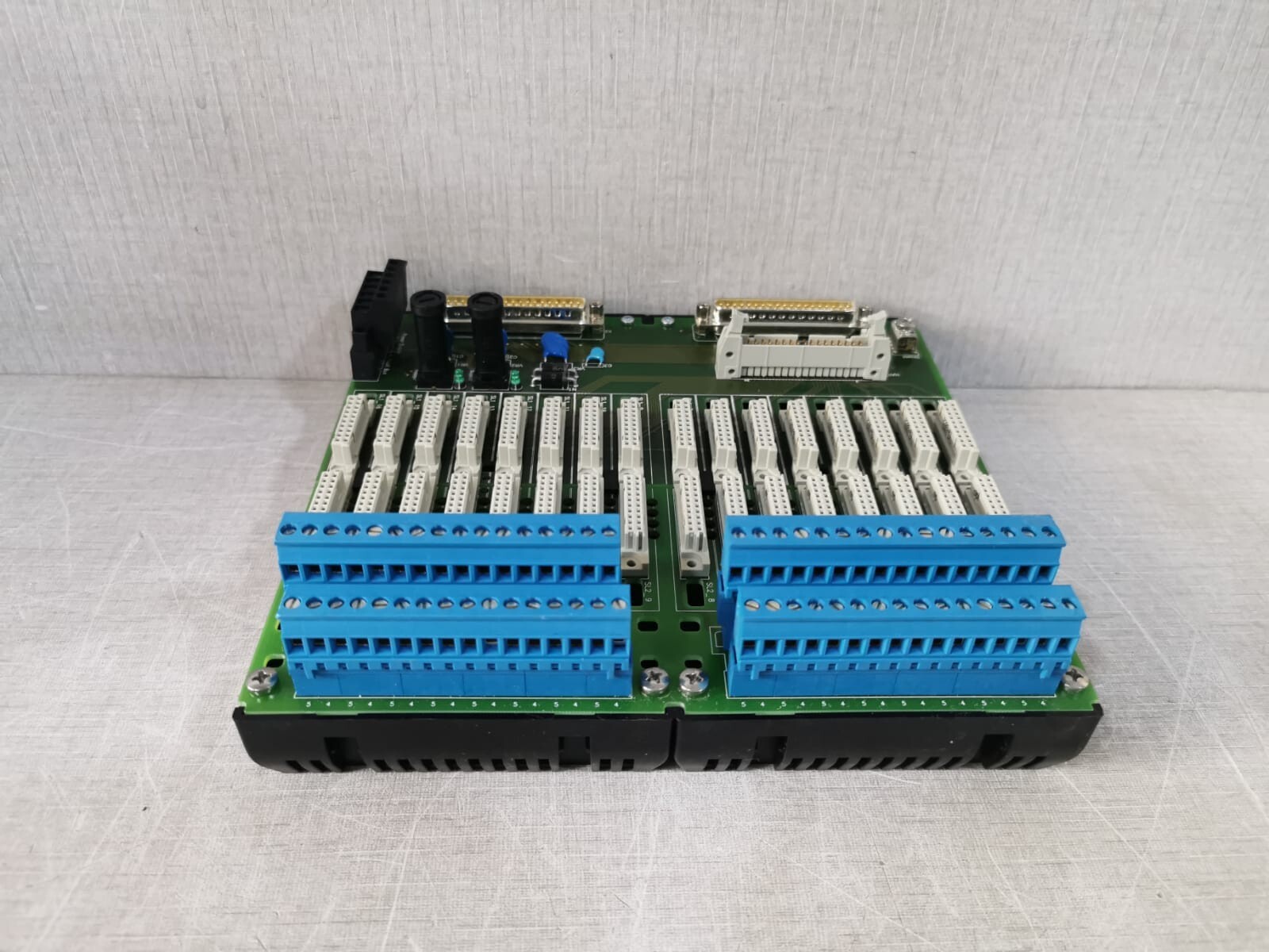 Pepperl+Fuchs 195056 Pepperl+Fuchs HICTB16-HON-SD37-PL TERMINATION BOARD P/n: 195056 9
