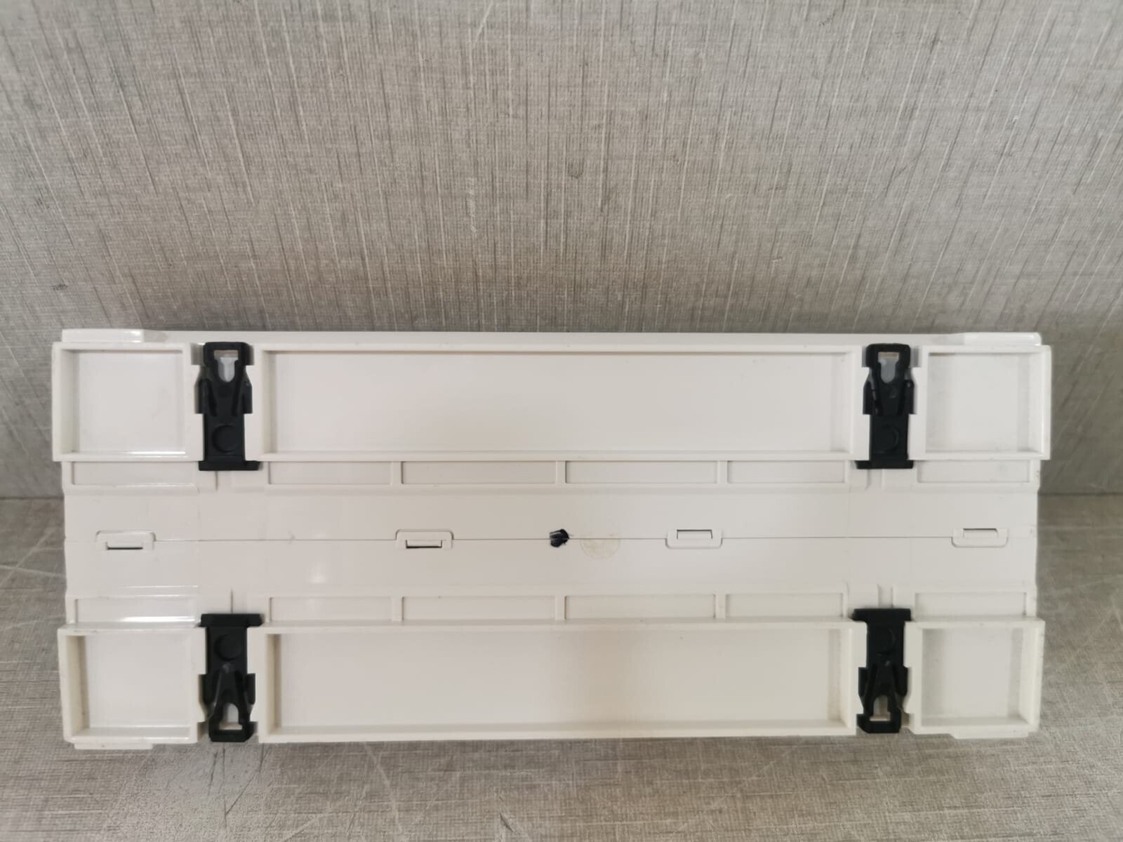 Clipsal L5508RVF CLIPSAL L5508RVF C-BUS2 8-CHANNEL VOLTAGE FREE RELAY (MFG 2015) 10