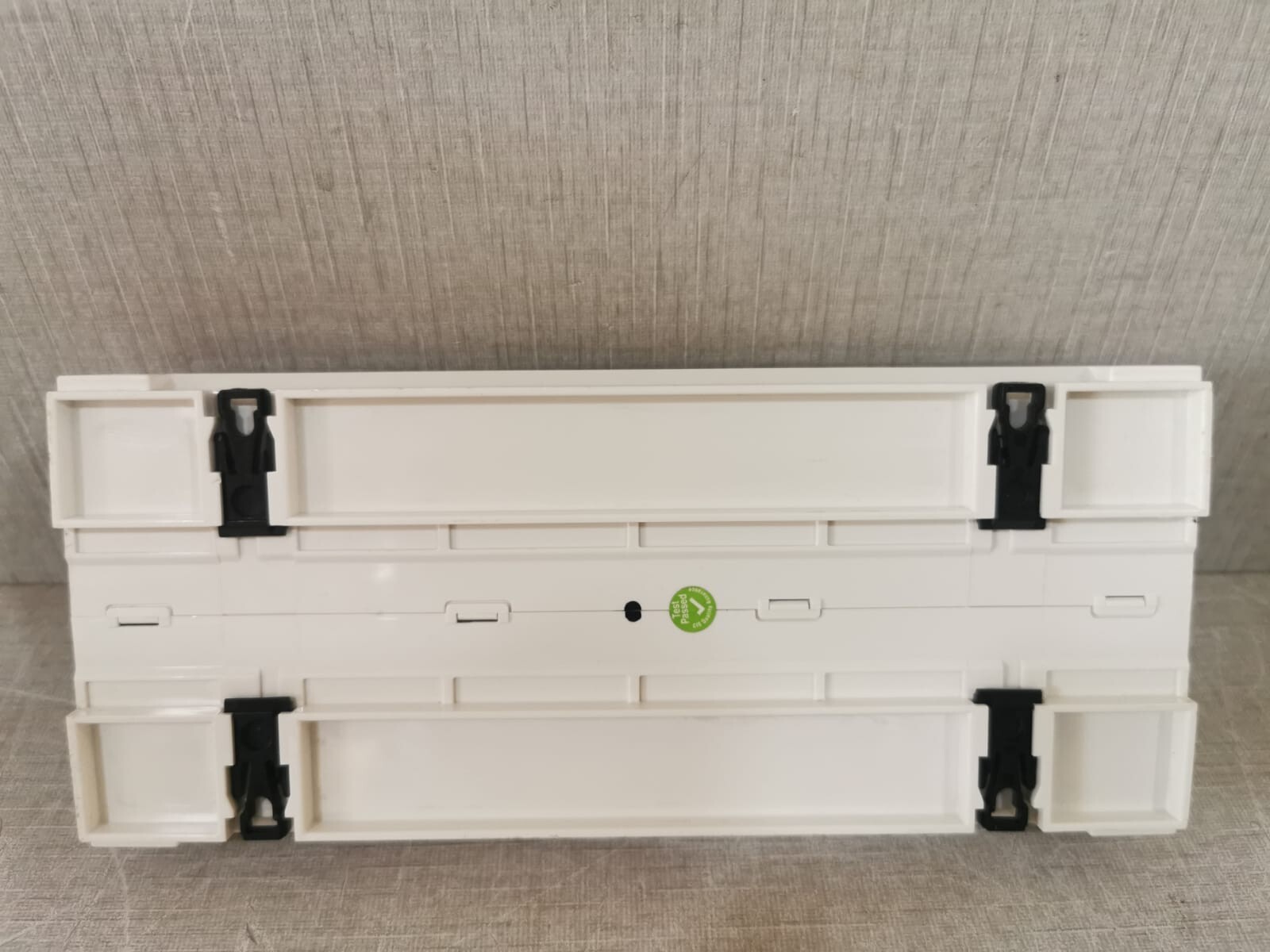 Clipsal L5508RVF CLIPSAL L5508RVF C-BUS2 8-CHANNEL VOLTAGE FREE RELAY (MFG 2011) 10