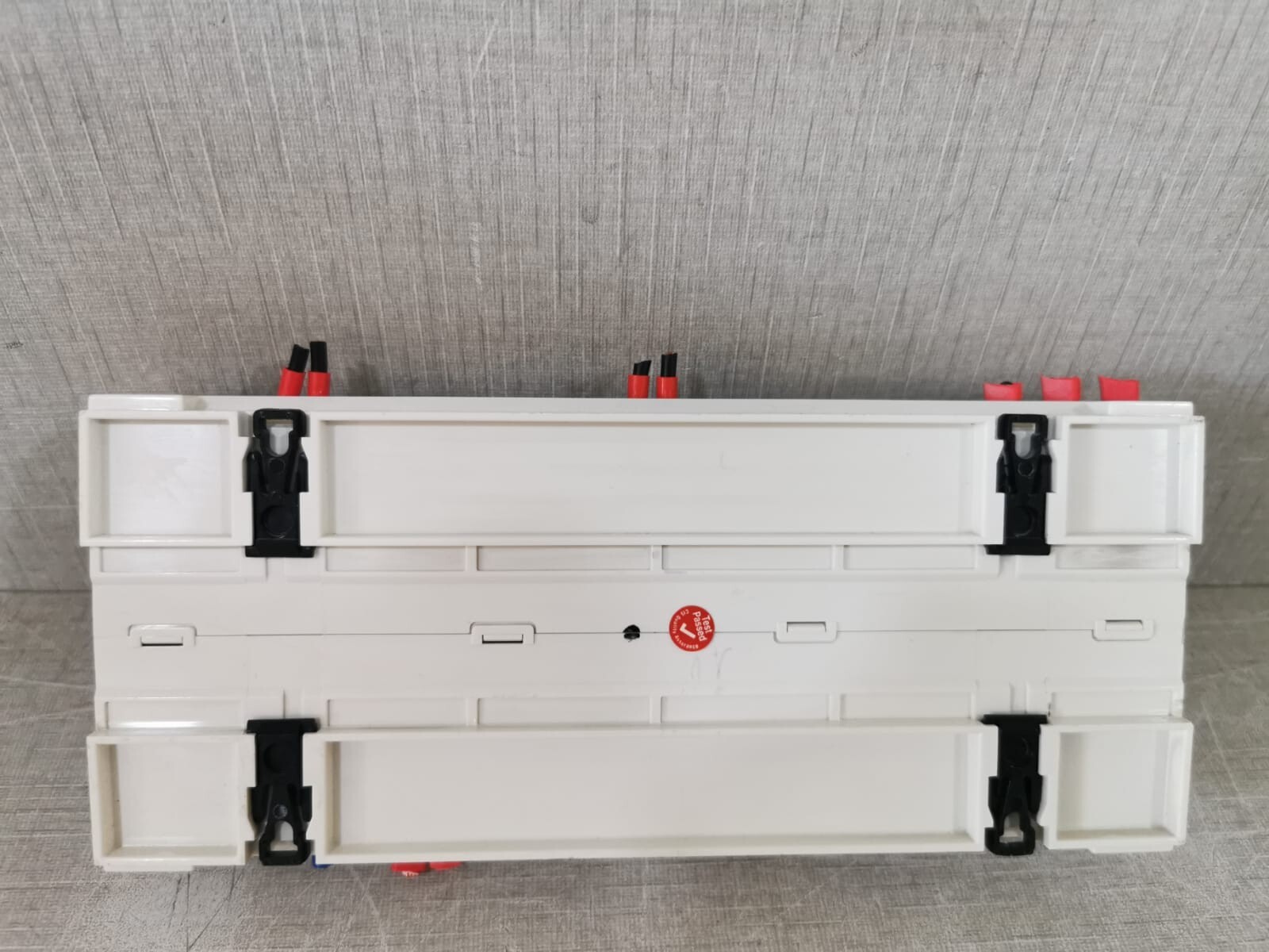 Clipsal L5508RVF CLIPSAL L5508RVF C-BUS2 8-CHANNEL VOLTAGE FREE RELAY (MFG 2007) 10