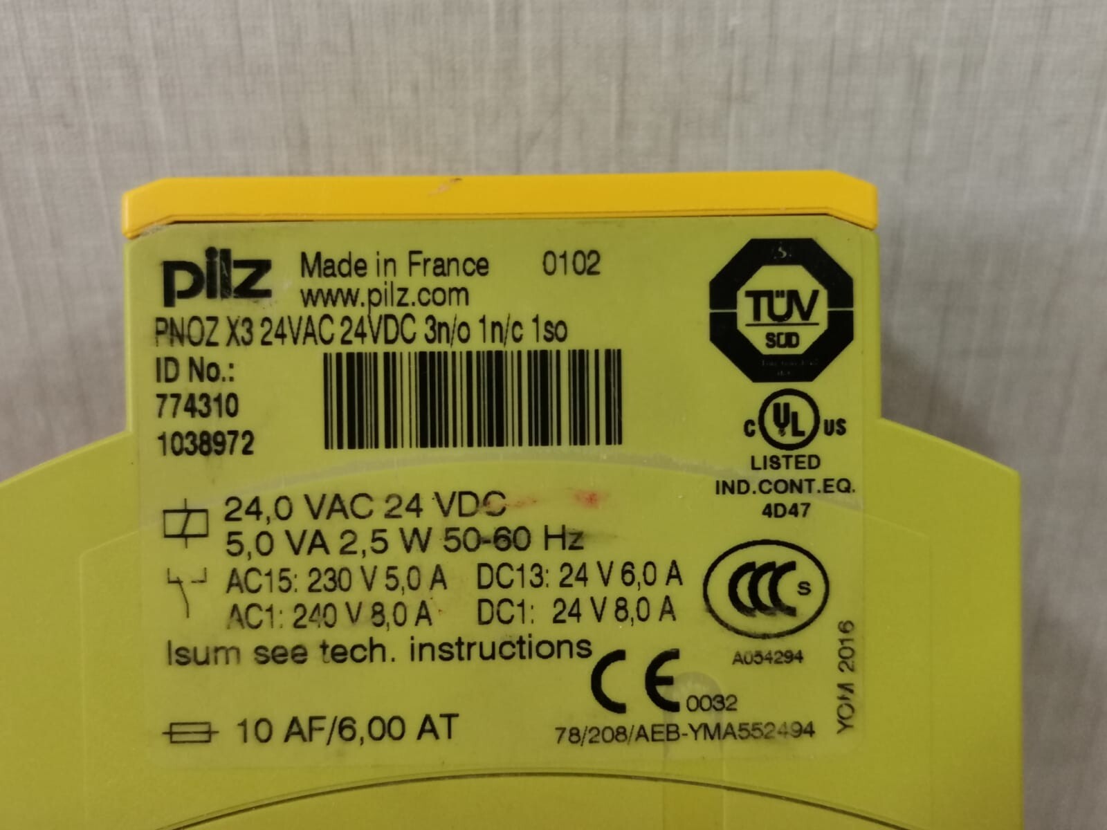 Pilz PNOZ X3 PILZ PNOZ X3 24VAC 24VDC 3n/0 1n/c 1so SAFETY RELAY 3