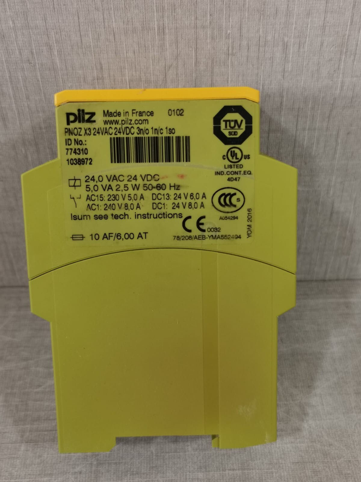 Pilz PNOZ X3 PILZ PNOZ X3 24VAC 24VDC 3n/0 1n/c 1so SAFETY RELAY 4