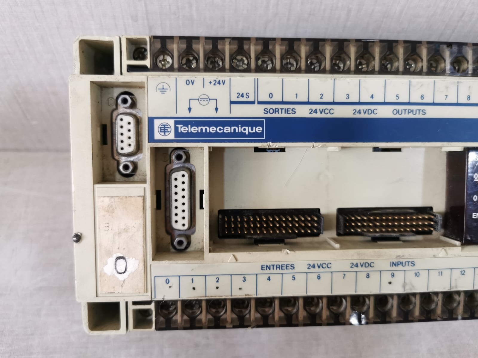 Schneider Electric 1724012 TELEMECANIQUE TSX 17 PGM. CONTROLLER TSX 1724012 - Missing Some Front Cover 4