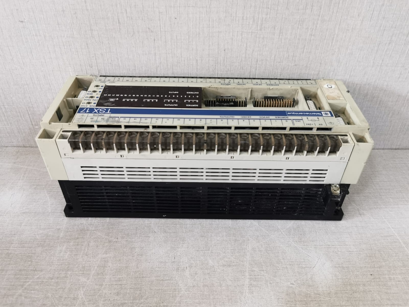 Schneider Electric 1724012 TELEMECANIQUE TSX 17 PGM. CONTROLLER TSX 1724012 - Missing Some Front Cover 7