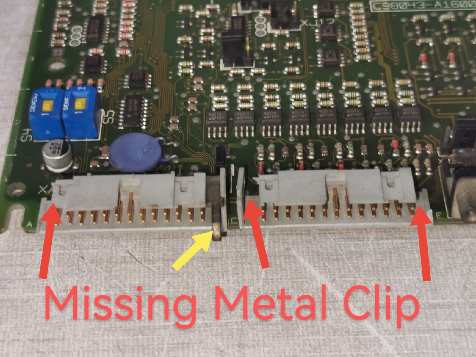 Siemens C98043-A1600-L1 SIEMENS C98043-A1600-L1 - Missing Connector Clip 8
