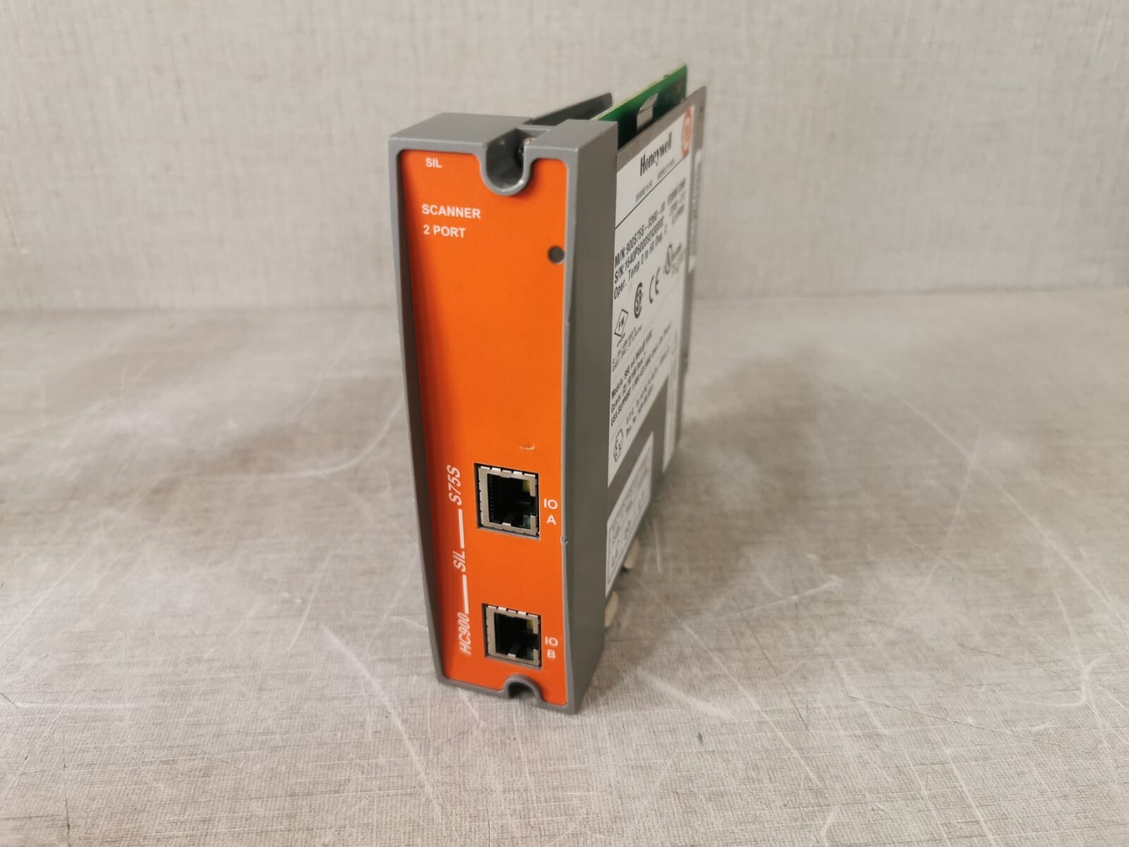 Honeywell HC900-SIL-S75S Honeywell HC900-SIL-S75S / 900S75S-0360-00 Redundant Scanner 2 Port 5
