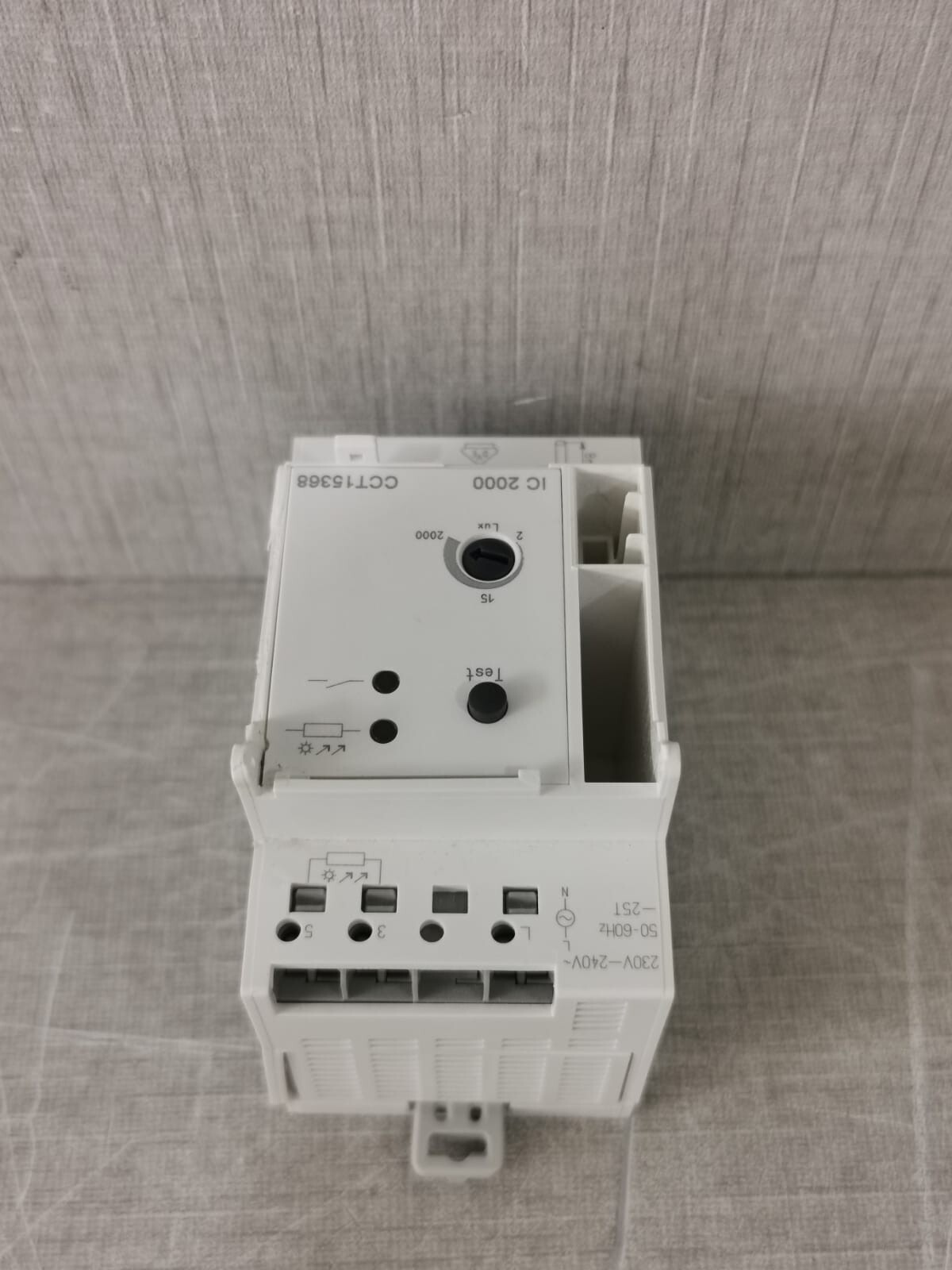 Schneider Electric IC2000 SCHNEIDER ELECTRIC CCT15368 ACTI9 IC2000 TWILIGHT SWITCH-W/O COVER & DAMAGE PART 6