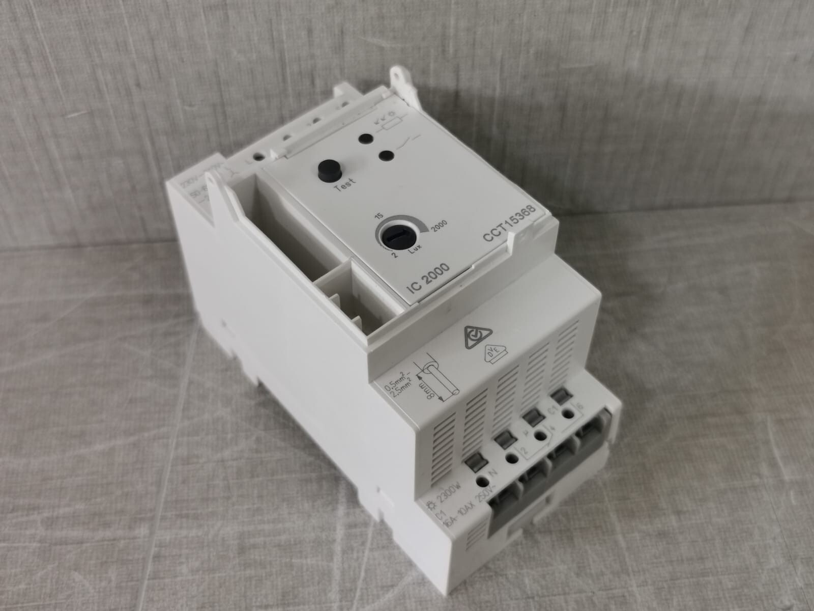 Schneider Electric IC2000 SCHNEIDER ELECTRIC CCT15368 ACTI9 IC2000 TWILIGHT SWITCH-W/O COVER & DAMAGE PART 9