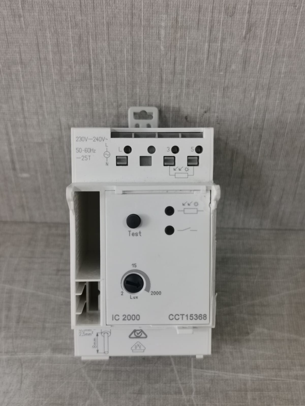 SCHNEIDER ELECTRIC CCT15368 ACTI9 IC2000 TWILIGHT SWITCH-W/O COVER & DAMAGE PART