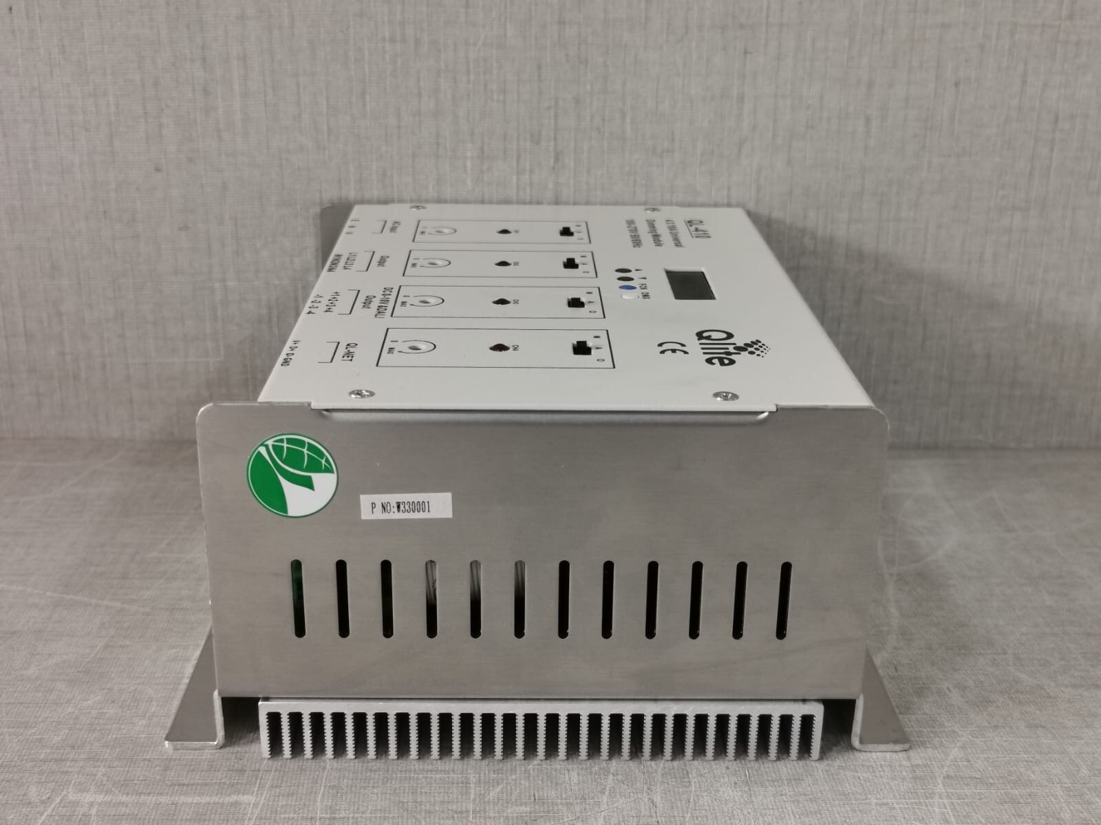 QLITE QL-410 QLITE QL-410 4X10A UNIVERSAL DIMMING MODULE 100-270V 50/60Hz 8