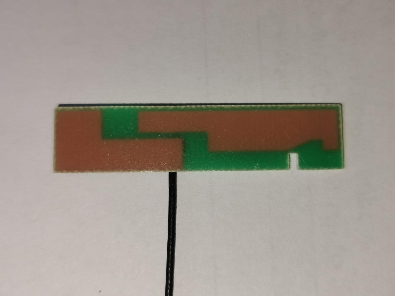 UNKNOWN D201407-R0A1-M-F2G+5G D201407-R0A1-M-F2G+5G EMBEDDED ANTENNA(24CM CABLE 3
