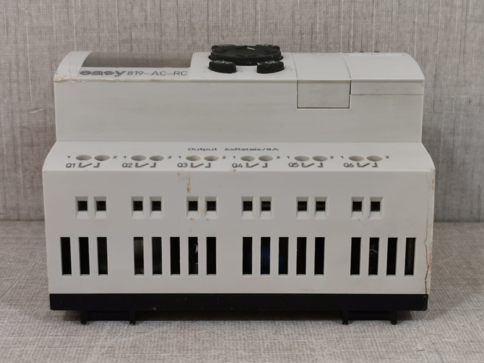Moeller EASY 819-AC-RC MOELLER EASY 819-AC-RC OUTPUT 6XRELAYS/8A PROGRAMMABLE RELAY 7