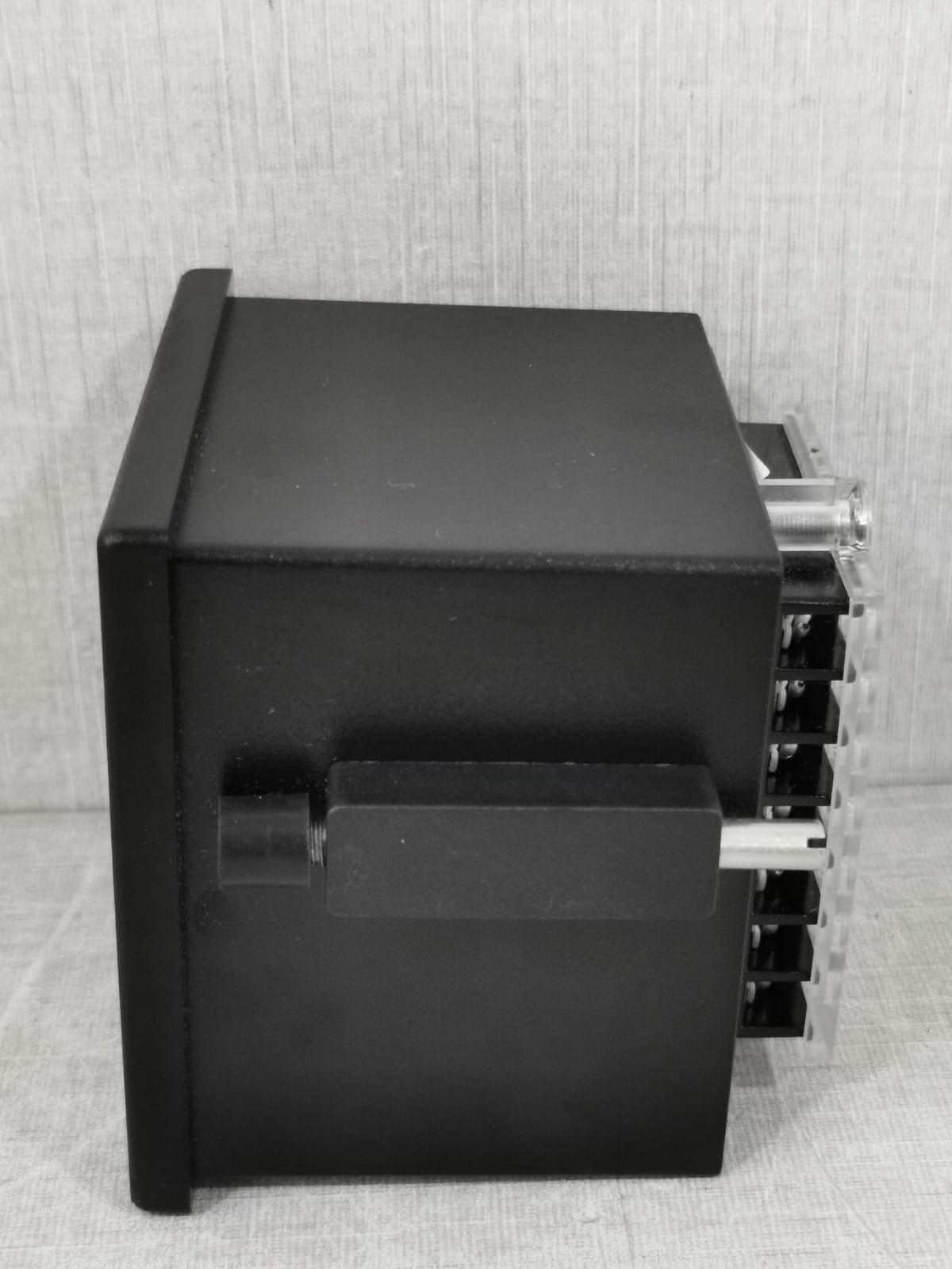 Schneider Electric METSEPM1200 SCHNEIDER ELECTRIC EASYLOGIC PM1200 /METSEPM1200 POWER METER-SPOT ON THE SCREEN 7