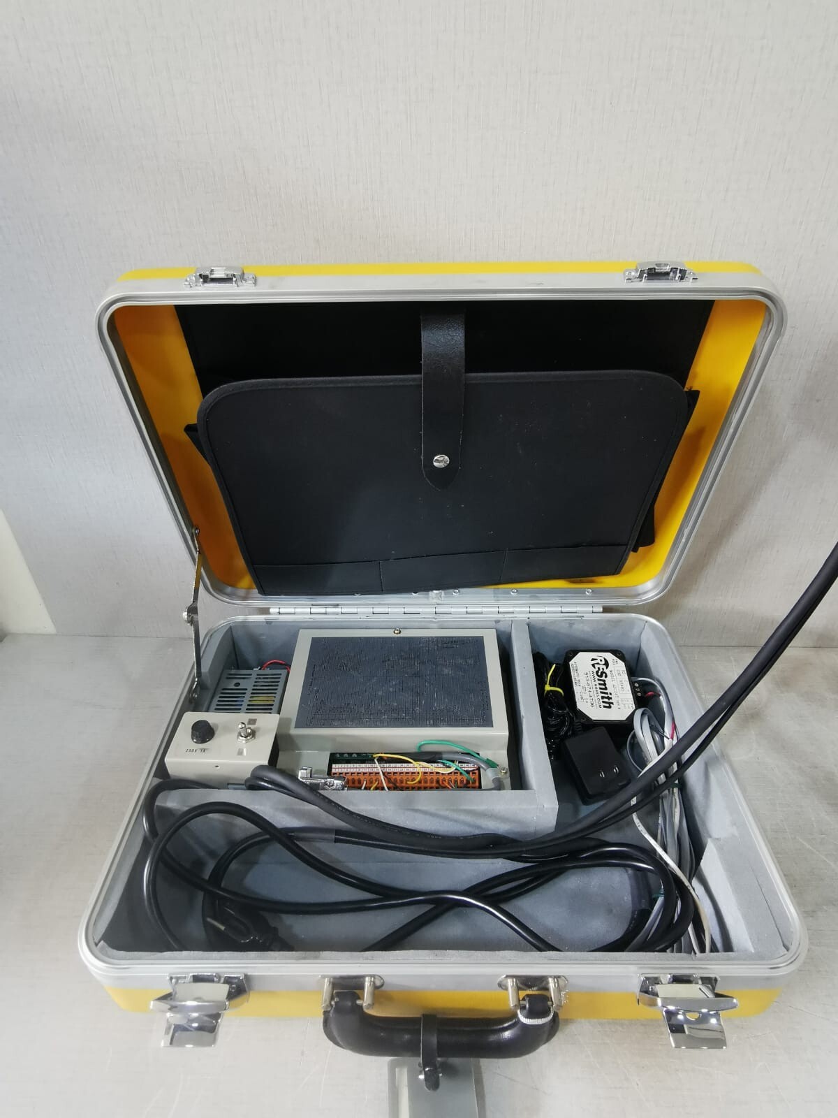 Bionics VA-100 Bionics VA-100 Control System with Velbon Light D25-D TriPod 3