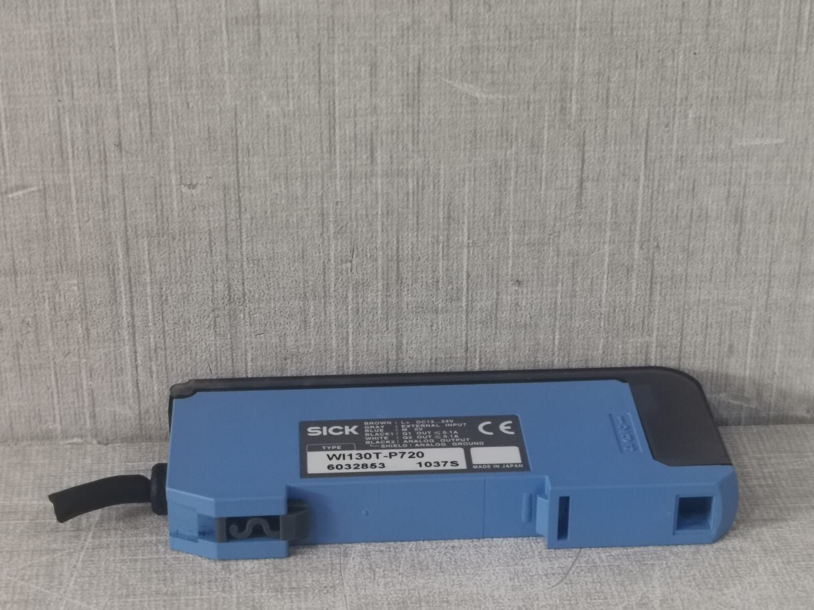 SICK WI130T-P720 SICK WI130T-P720 6032853 1037S MINIATURE PHOTOELECTRIC SENSOR 9