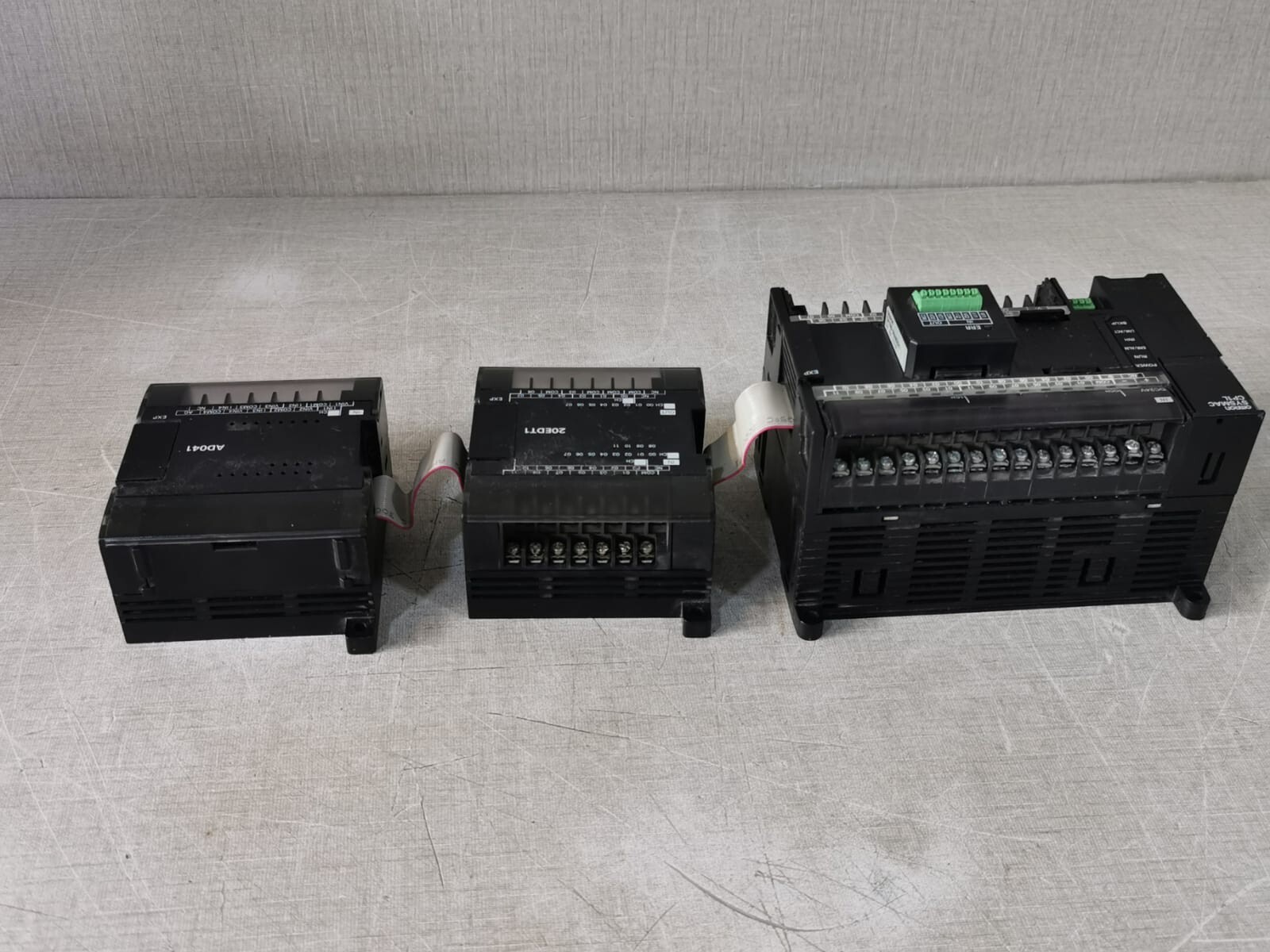 Omron CP1L-EM40DT1-D + CP1W-20EDT1 + CP1W-AD041 Omron CP1L EM40DT1 D + CP1W 20EDT1 + CP1W AD041 Sysmac CP1L EM40DT1 D Controller + CP1W 20EDT1 + CP1W AD041 I/O Module 8