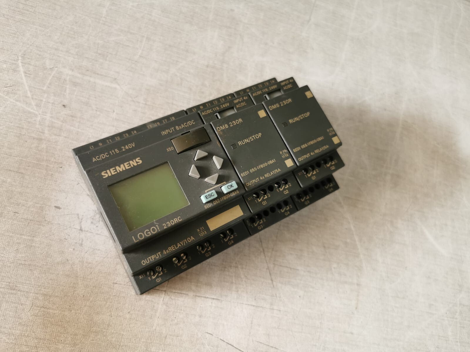Siemens 6ED1 052-1FB00-0BA6, 6ED1 055-1FB00-0BA1 SIEMENS LOGO 230RC, 6ED1 052-1FB00-0BA6 WITH 2PCS. DM8 230R, 6ED1 055-1FB00-0BA1 3